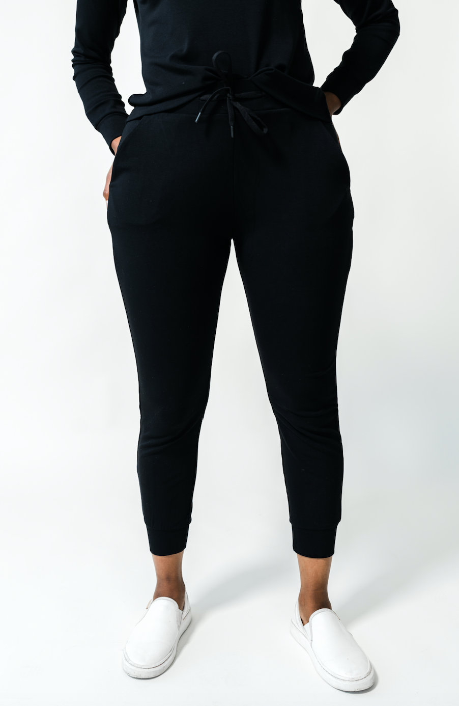Women's  The Ease Jogger - Black