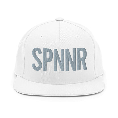 Spinner Snapback The Links White Silver golf hat – front view