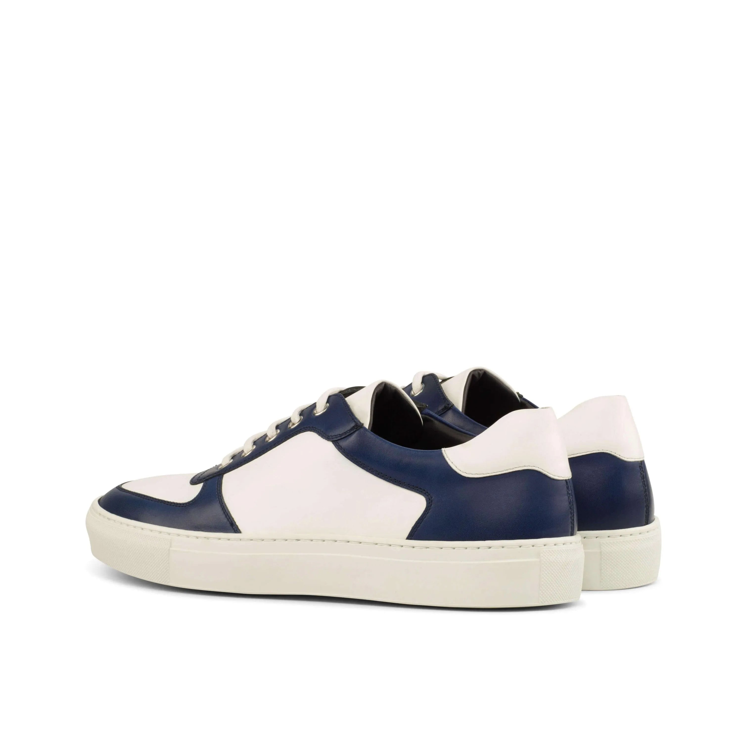 AL70 Low Top Sneaker II
