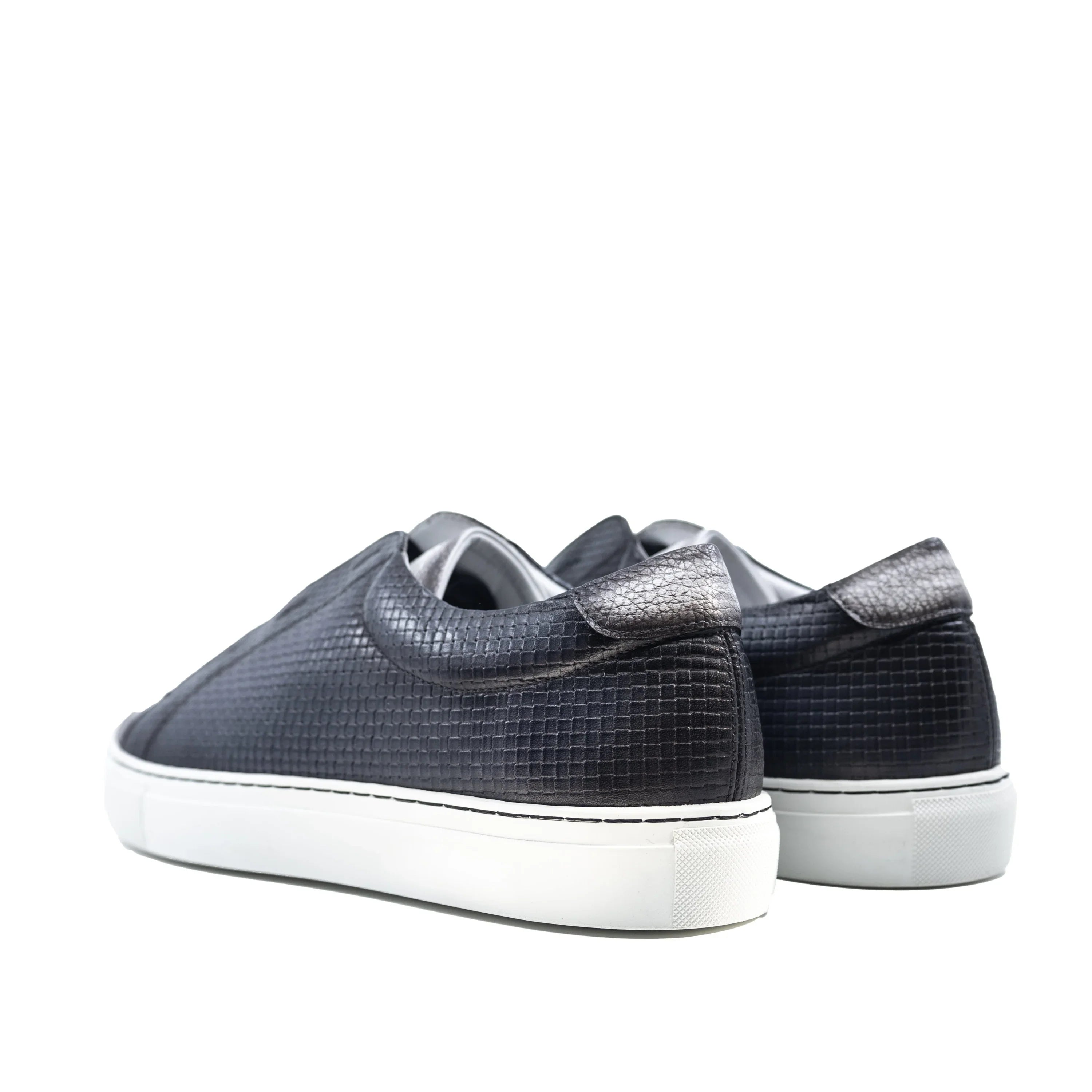 Leo19 Laceless Sneaker II